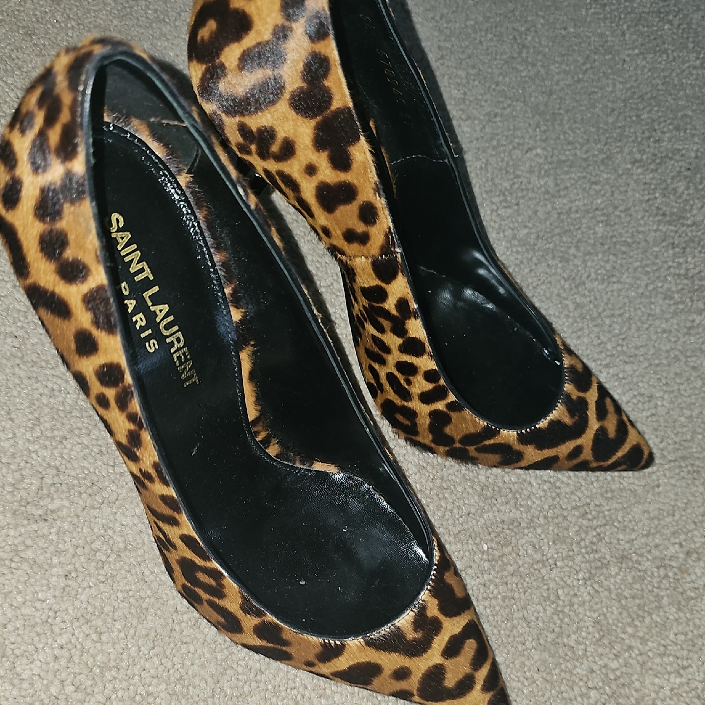 Saint Laurent Brown And Black Pumps